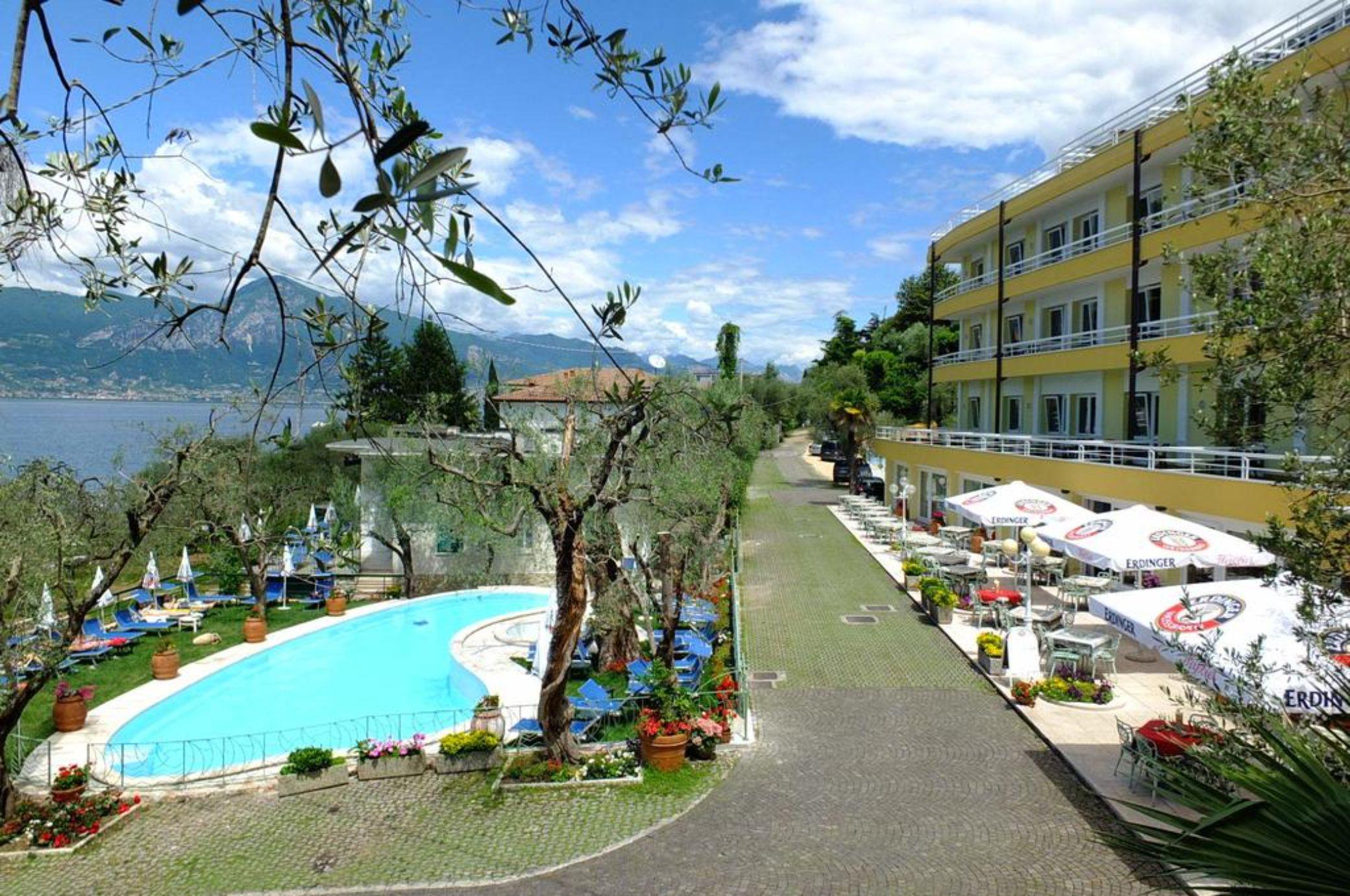 Hotel Internazionale Torri Del Benaco Luaran gambar